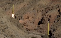 Iran phóng loạt tên lửa "siêu khủng", đe dọa đưa quân chủ lực tham chiến