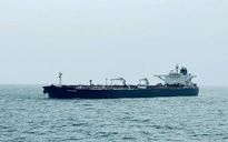 Tàu chở dầu từ Nga bị tấn công trên biển Đen