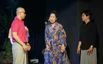 Sân khấu Trịnh Kim Chi dựng kịch ngắn, dùng tiếng cười chạm khoảng lặng gia đình