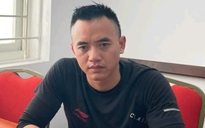 Tạm giữ tài xế xe bán tải "tạt đầu" chèn ngã người đi xe máy chở trẻ em