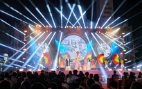 Du khách hào hứng với đêm nghệ thuật đặc biệt ở Đà Lạt