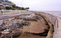 Sắp vào hè, bãi biển nổi tiếng ở Thanh Hóa vẫn ngổn ngang