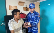 Ngư dân bị tai nạn lao động được cảnh sát biển hỗ trợ kịp thời