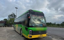 Choáng với số hành khách trên xe khách 25 chỗ