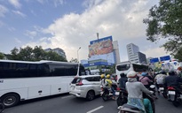 Không "gồng" nổi giá xăng dầu, nhiều nhà xe tăng cước