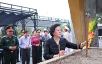 Phó Thủ tướng Phạm Thị Thanh Trà tri ân các anh hùng liệt sĩ ở Quảng Trị