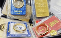 Giá vàng miếng SJC và vàng nhẫn rút nhanh cách biệt với giá thế giới