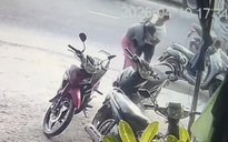 Clip: Phẫn nộ cảnh thanh niên hành hung phụ nữ giữa phố, công an vào cuộc