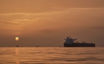 Giá dầu tăng vọt, truyền thông Iran bác thông tin về vòng đàm phán thứ 2 với Mỹ