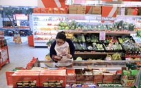 Mở siêu thị nhỏ trong chợ truyền thống lớn, giảm giá hàng Việt vào cuối tuần