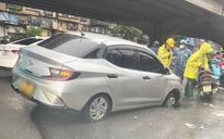 Liên tục xảy ra sụt hố trên đường, ai phải chịu trách nhiệm?