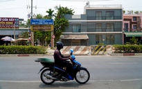 Hình ảnh đóng dải phân cách gần trạm thu phí Lái Thiêu, giao thông dần ổn định