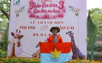 VIDEO: Đông nghẹt khách dự “đám cưới” hươu cao cổ tại Thảo Cầm Viên dịp 30-4