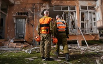 Mỹ - Israel không kích dữ dội vào Isfahan và Tehran, Iran chuẩn bị sẵn "bất ngờ lớn"