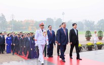 Lãnh đạo Đảng, Nhà nước và các đại biểu Quốc hội vào Lăng viếng Chủ tịch Hồ Chí Minh