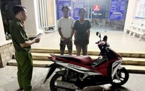 Công an ở TPHCM bắt 2 người trộm xe máy trong cốp xe có vàng