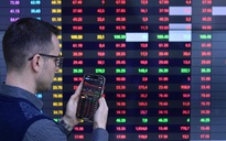 VN-Index lại thủng mốc 1.900 điểm