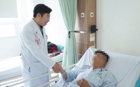 Nghe lời truyền miệng, người đàn ông 40 tuổi tự bơm silicon tăng kích thước "cậu nhỏ"