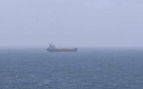 Mỹ lên tàu dầu Iran kiểm tra, eo biển Hormuz nóng rực