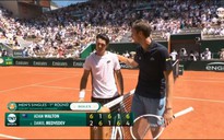 Medvedev gục ngã trước tay vợt được đặc cách ở vòng 1 Roland Garros