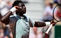 Tay vợt 17 tuổi đánh bại cựu vô địch Mỹ mở rộng, trong trận ra mắt Grand Slam