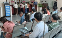Tranh luận quanh việc áp ngưỡng nợ thuế để cấm xuất cảnh