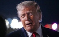 Ông Donald Trump dọa đánh sập cầu và nhà máy điện, Iran sẽ phải "trả giá"
