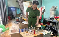 Công an TPHCM bắt 12 người sau khi kiểm tra một căn nhà