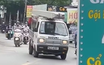 TPHCM: Lời khai của tài xế xe tải chở 2 cọc bê tông trên nóc thùng xe