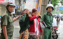 Phóng viên Báo Người Lao Động tham gia bắt hai đối tượng chăn dắt trẻ