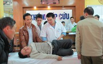 Hành hung bác sĩ kiểu giang hồ