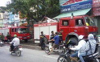 Hà Nội: Cháy ở cửa hàng bán hàng chống cháy