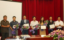 Chủ tịch Techcombank Hồ Hùng Anh nhận giải thưởng