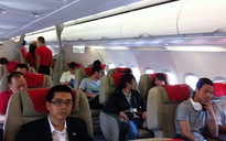 Hành khách hút thuốc, xé túi áo phao trên máy bay VietJet Air