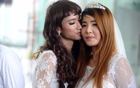 "Đám cưới" tập thể của 10 cặp đồng tính ở Hà Nội