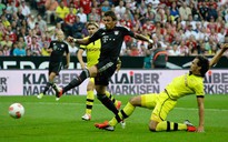 Dortmund “chấp” Bayern nguyên hàng thủ