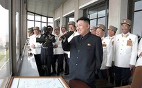 Kim Jong-un giám sát tập trận bằng đạn thật