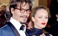 “Cướp biển” Johnny Depp chính thức chia tay bạn tình