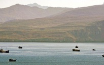 Iran cảnh báo “đóng” eo biển Hormuz