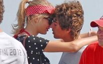 Taylor Swift “khóa môi” bồ trẻ nhà Kennedy