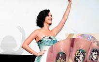 Katy Perry lấy lòng “fan” Nhật bằng móng tay