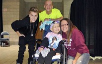 Bệnh nhi thỏa nguyện vì gặp “hoàng tử” Justin Bieber