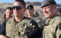 Điệp viên 007 khuấy động trại lính Anh ở Afghanistan