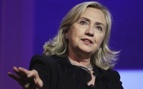 Bà Hillary Clinton ngất xỉu vì bị virus viêm dạ dày