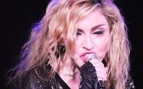 Madonna đòi hủy sô vì "fan" hút thuốc lá