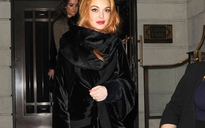 Lindsay Lohan bị tố “chôm” vòng tay Elizabeth Taylor