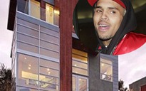 Cảnh sát lại xông vào nhà ca sĩ Chris Brown
