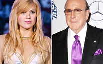 Clive Davis bị Kelly Clarkson chỉ trích dối trá