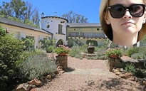 Reese Witherspoon “bán tháo” biệt thự đẹp như mơ