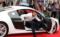 Người sói Hugh Jackman “cưỡi” Audi lên thảm đỏ